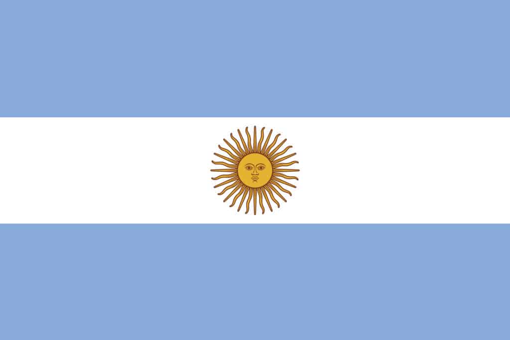 10 landen met blauw-witte vlaggen, allemaal op een rij
