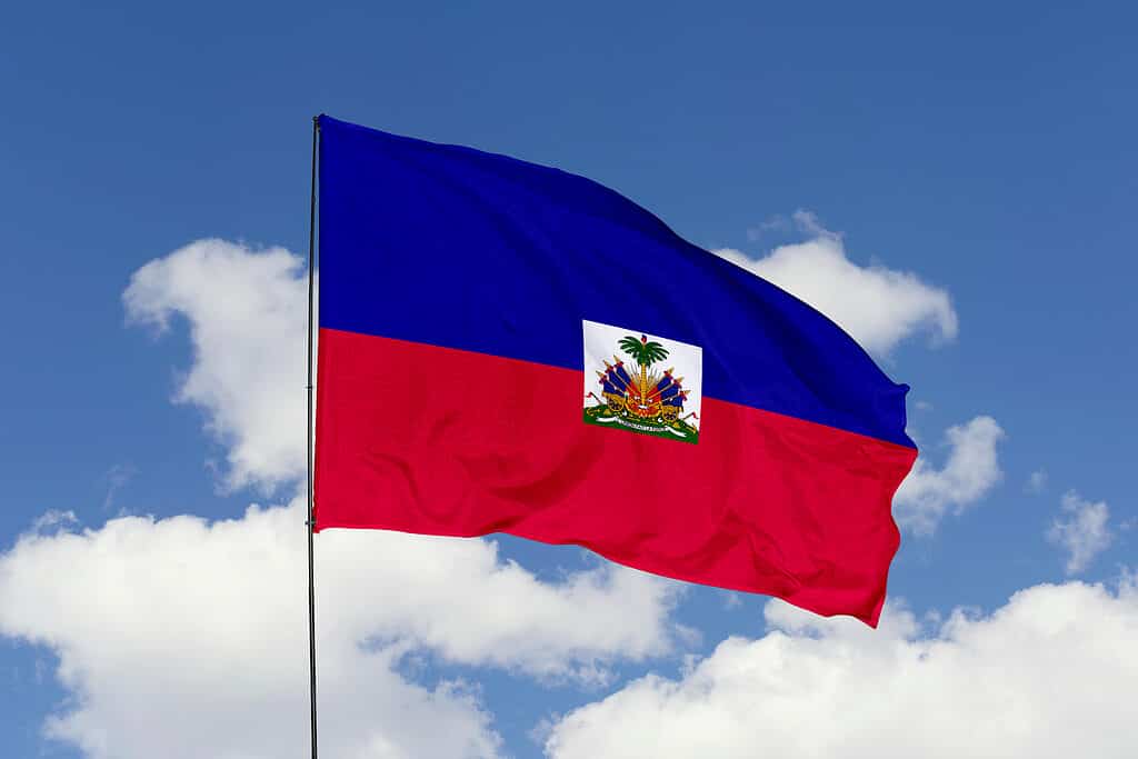 Bendera Haiti: Sejarah, Makna dan Simbolisme